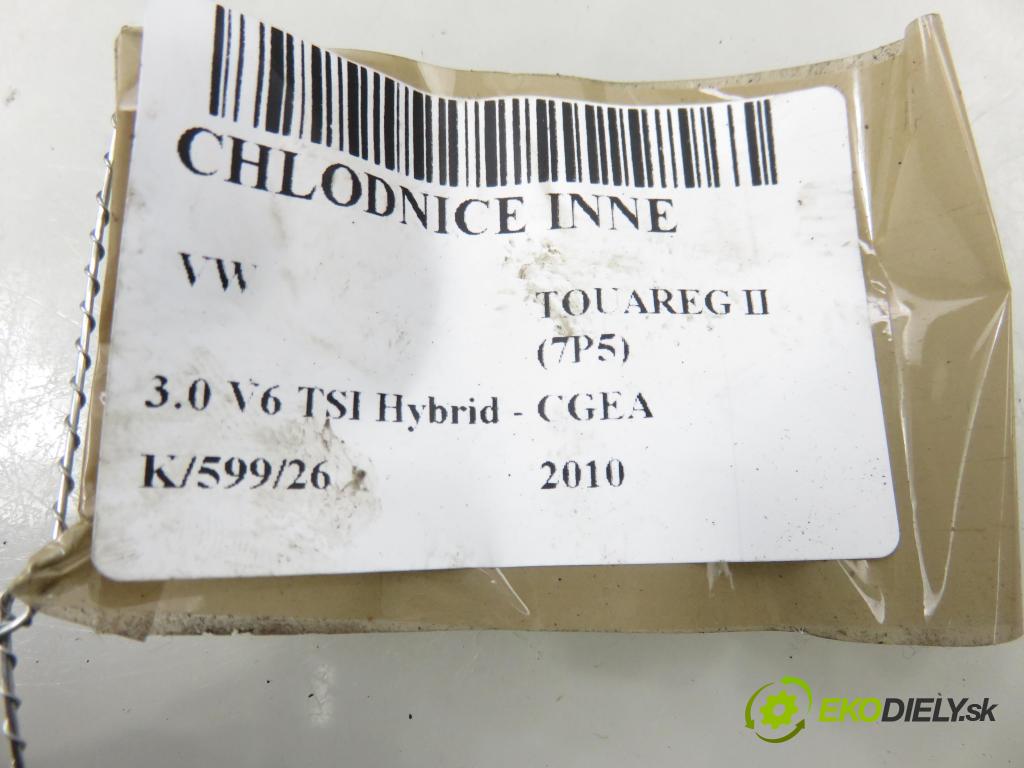 VW TOUAREG (7P5) SUV 2010 245,00 3.0 V6 TSI Hybrid - CGEA 2995,00 chladič vody