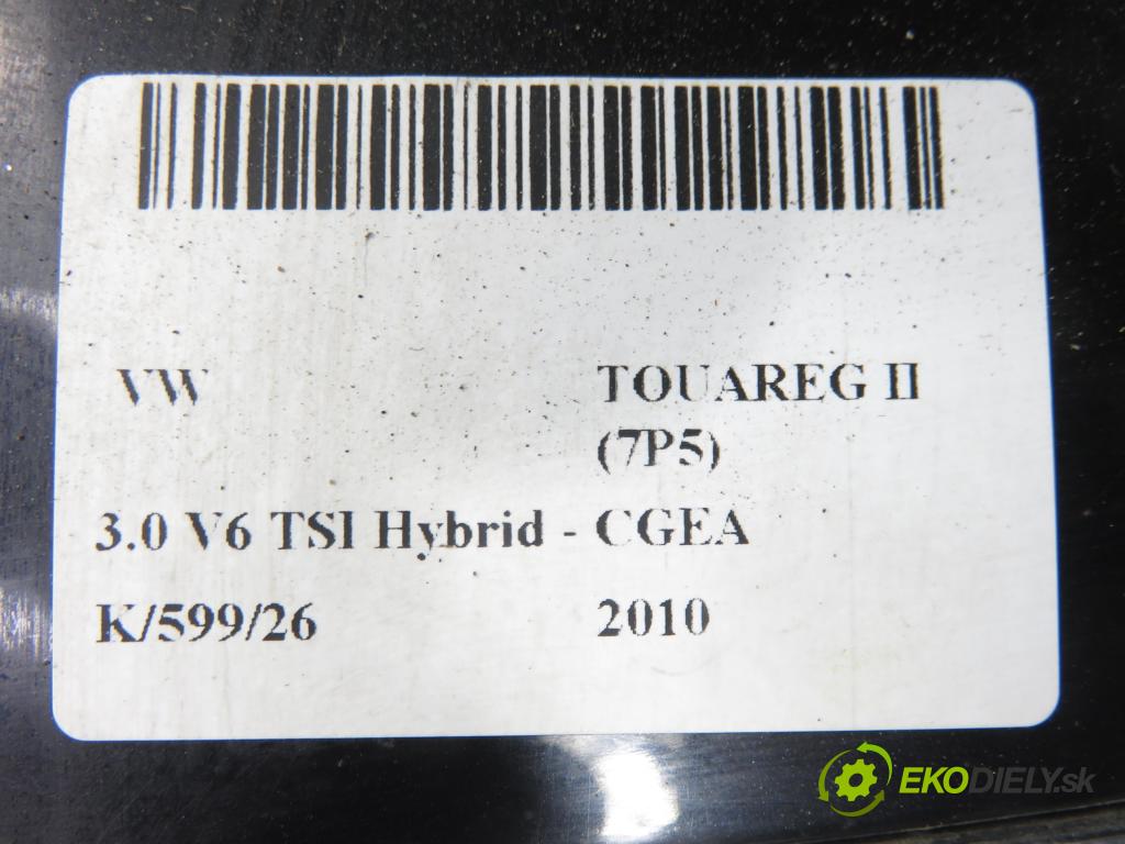 VW TOUAREG (7P5) SUV 2010 245,00 3.0 V6 TSI Hybrid - CGEA 2995,00 lišta BLATNÍK PP 7P6853718F
