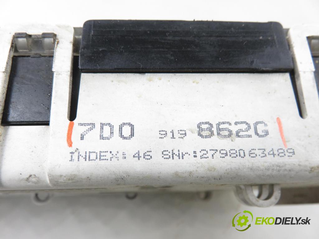VW TRANSPORTER IV Autobus (70XB, 70XC, 7DB, 7DW, 7DK) BUS 1997 75,00 2.5 TDI 102 - ACV 2461,00 Prístrojovka elektrický 0263609018 ; 7D0919862G