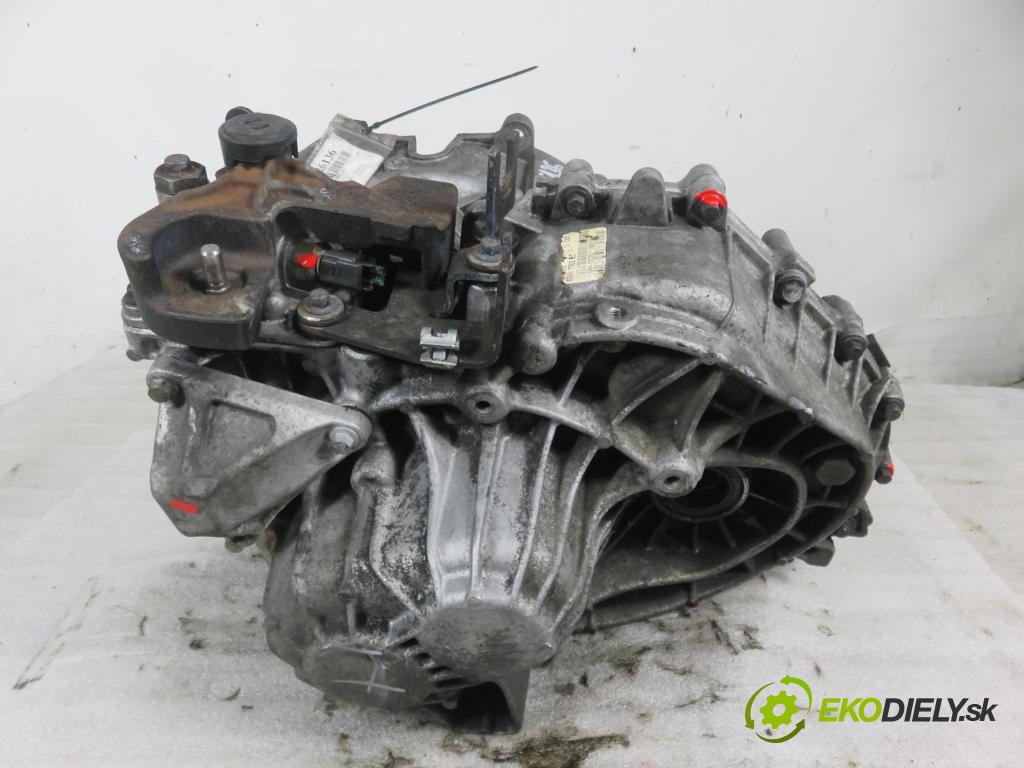 VOLVO V70 II SW (285) KOMBI 2007 136,00 2.4 D5 - D 5244 T4 2400,00 Prevodovka MANUALNA 666R7002BC