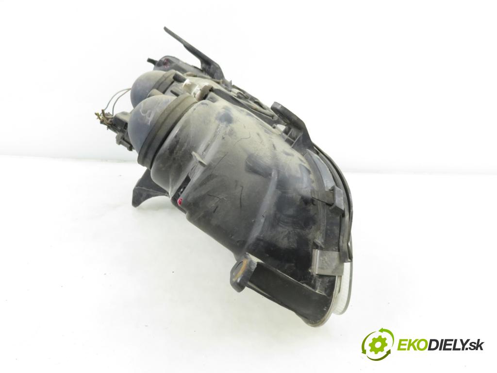 OPEL OMEGA B Kombi (V94) KOMBI 1997 100,00 2.0 16V - X 20 XEV 1998,00 světlo LP