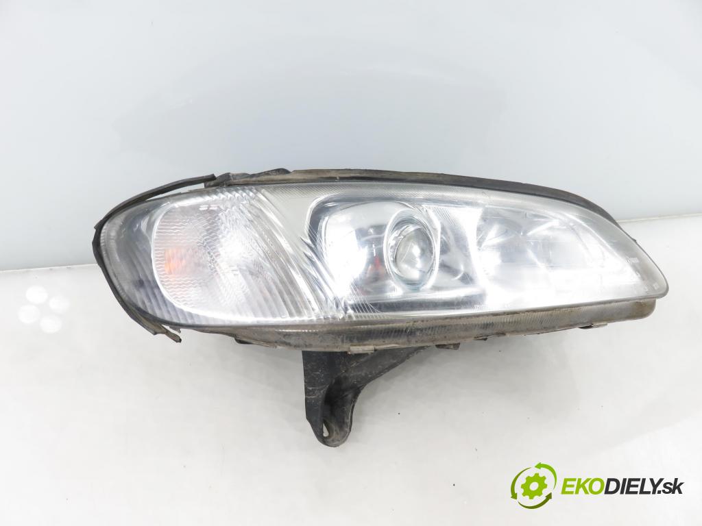 OPEL OMEGA B Kombi (V94) KOMBI 1997 100,00 2.0 16V - X 20 XEV 1998,00 světlo PP