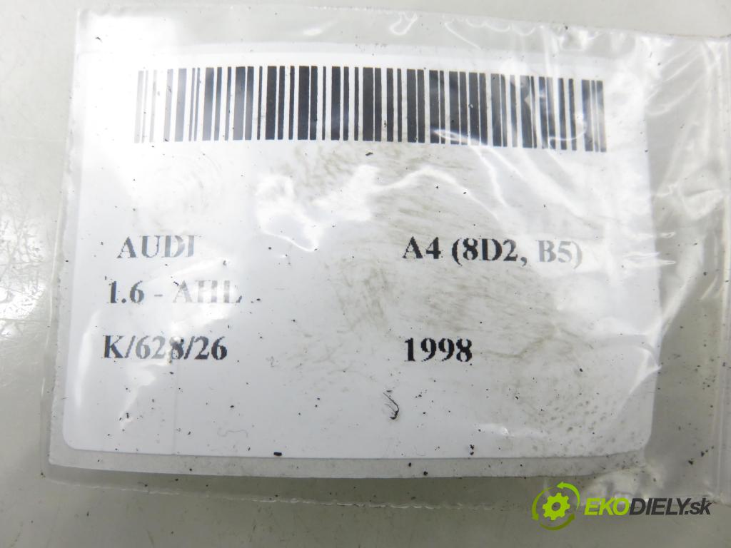 AUDI A4 (8D2, B5) SEDAN 1998 74,00 1.6 - AHL 1595,00 přepínač nouzových