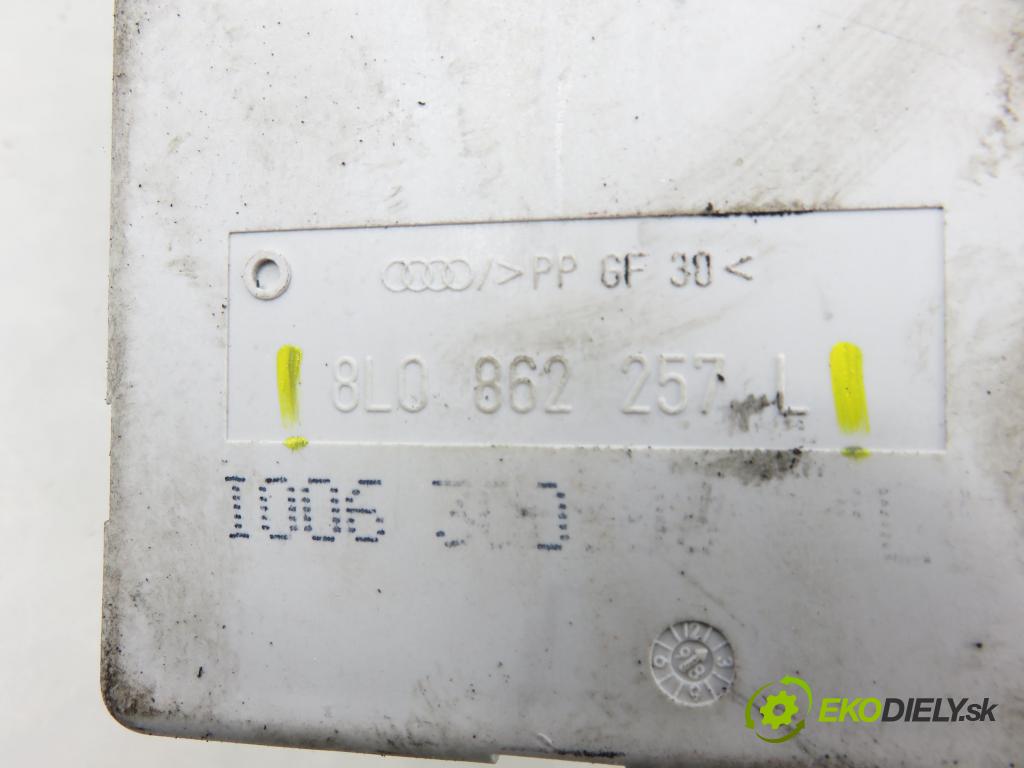 AUDI A4 (8D2, B5) SEDAN 1998 74,00 1.6 - AHL 1595,00 pumpa zámku centrálneho 8L0862257L