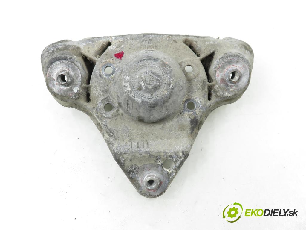 AUDI A4 (8D2, B5) SEDAN 1998 74,00 1.6 - AHL 1595,00 Uchytenie tlmiča 8D0412383E