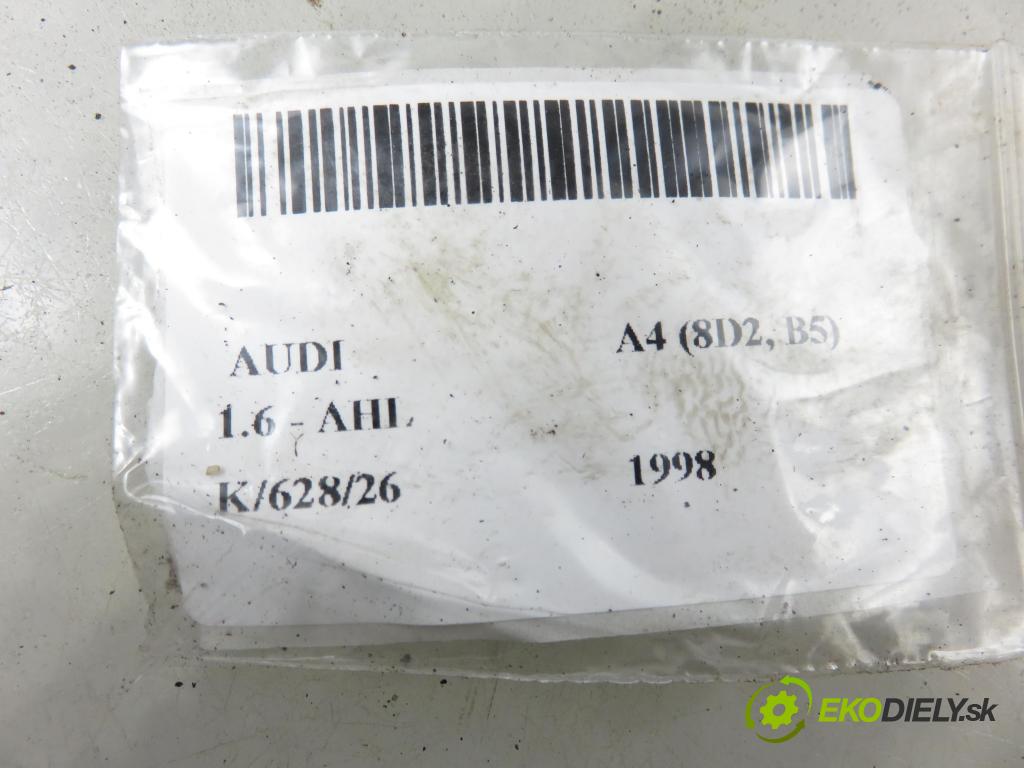 AUDI A4 (8D2, B5) SEDAN 1998 74,00 1.6 - AHL 1595,00 Uchytenie tlmiča 8D0412383E