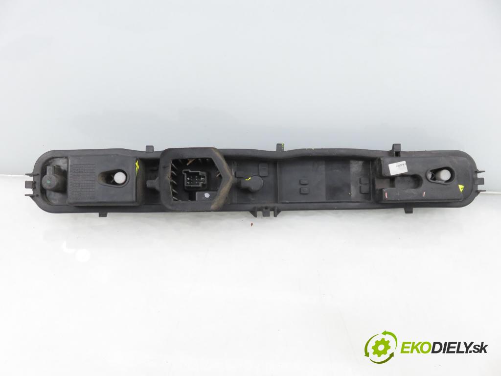 FORD TRANSIT Furgon FURGON 2014 114,00 2.2 TDCi - CVF5 2198,00 vložka svetla pravy zadné BK3113N099AB