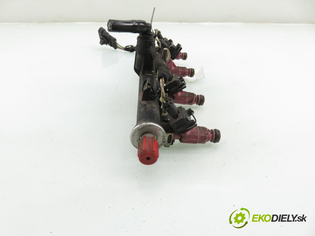 FIAT STILO Multi Wagon (192_) KOMBI 2004 70,00 1.4 16V 95 - 843 A1.000 1368,00 lišta vstřikovací 0280156183 ; 0280151210 (Vstřikovací lišta)
