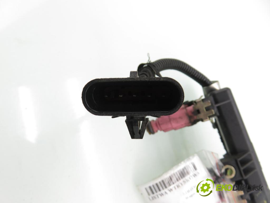 FIAT STILO Multi Wagon (192_) KOMBI 2004 70,00 1.4 16V 95 - 843 A1.000 1368,00 lišta vstřikovací 0280156183 ; 0280151210 (Vstřikovací lišta)