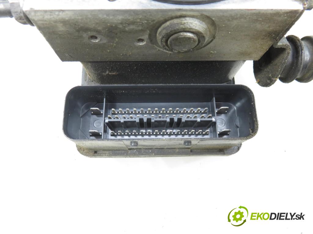 VW GOLF V (1K1) HB 2004 77,00 1.9 TDI PD 105 - BKC 1896,00 pumpa ABS 1K0907379K ; 10096003483 ; 1K0614517H (Pumpa ABS)
