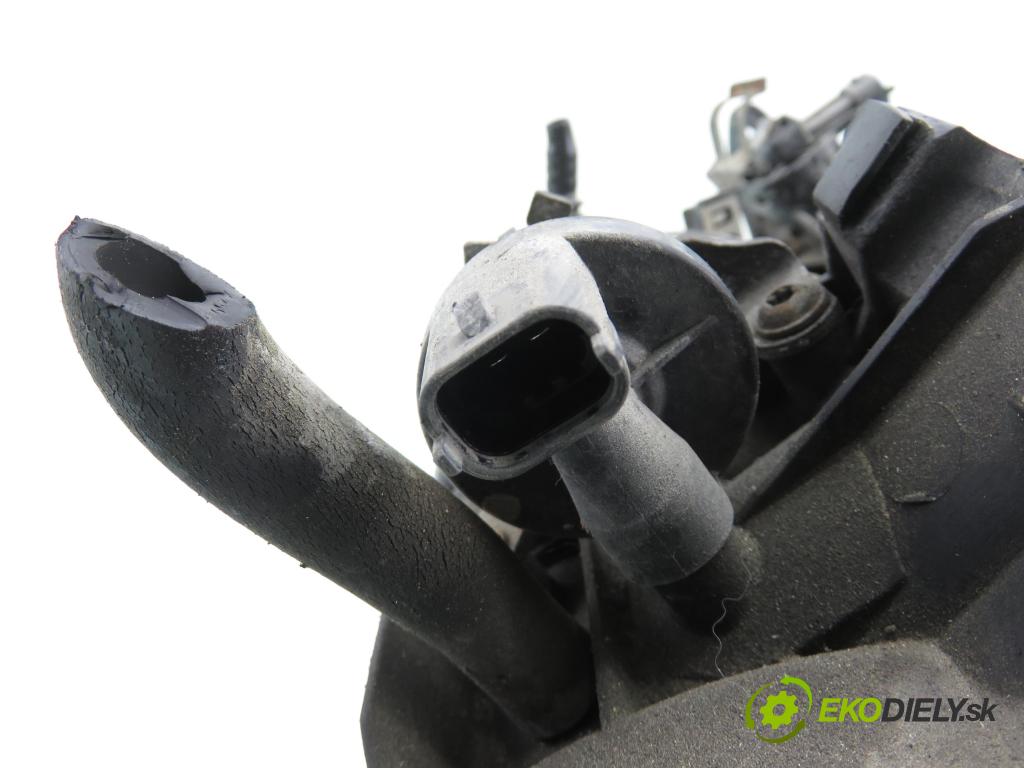 OPEL CORSA C (X01) HB 2004 44,00 1 - Z 10 XEP 998,00 potrubí 24420483 ; 0280600030