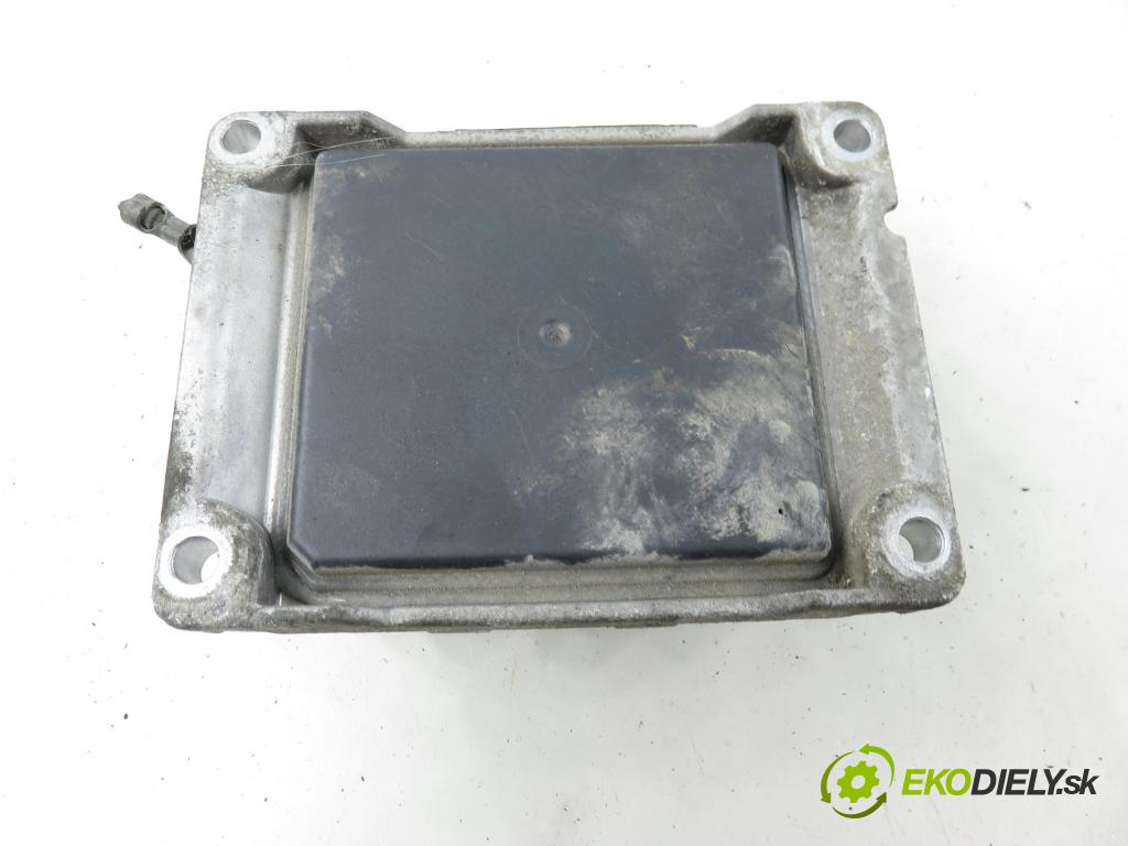 OPEL CORSA C (X01) HB 2004 44,00 1 - Z 10 XEP 998,00 spínačka / imobilizéra IMMO / řídící jednotka 24420621 ; 0261208209 ; 5WK4763