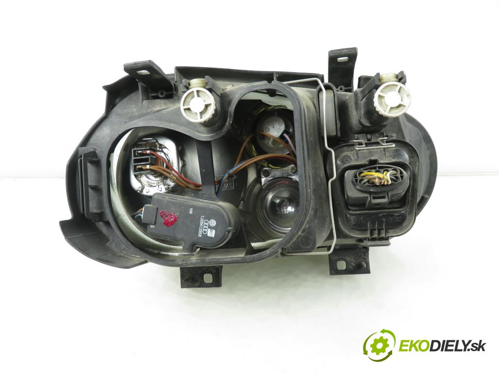 VW GOLF IV (1J1) HB 1999 55,00 1.4 16V - AXP 1390,00 Svetlo LP 1J1941015B