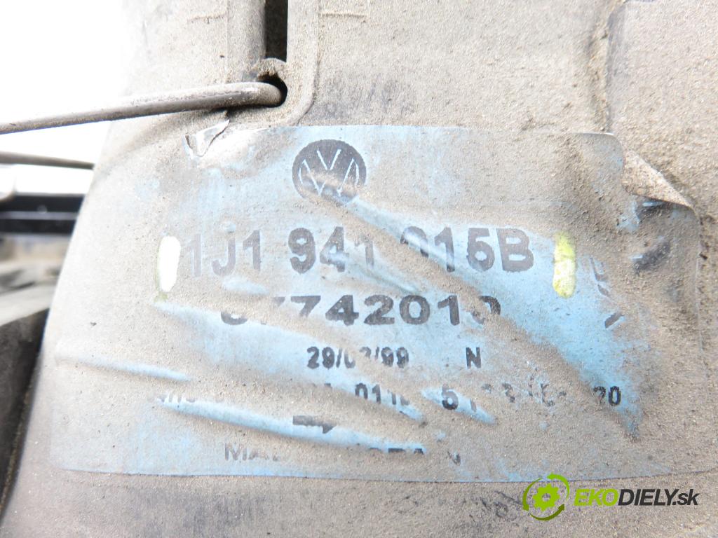 VW GOLF IV (1J1) HB 1999 55,00 1.4 16V - AXP 1390,00 Svetlo LP 1J1941015B
