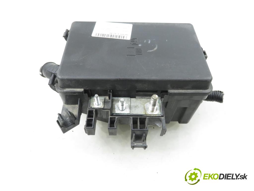 FORD TRANSIT Furgon FURGON 2014 114,00 2.2 TDCi - CVF5 2198,00 Skrinka POJISTKY: BK3T9K499BCB