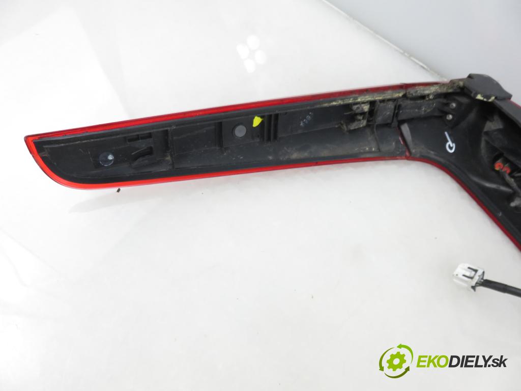 NISSAN NOTE (E11, NE11) HB 2007 63,00 1.5 dCi 86- K9K 276 1461,00 Svetlo pravé zadné 22016752