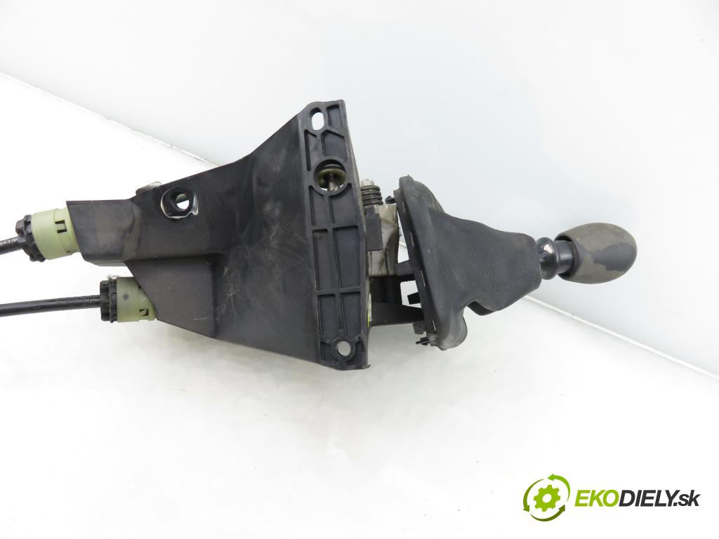 RENAULT MASTER II Skrzynia (FD) FURGON 2004 66,00 2.2 dCI 90 - G9T 750 2188,00 ZVEDÁK: 8200201293