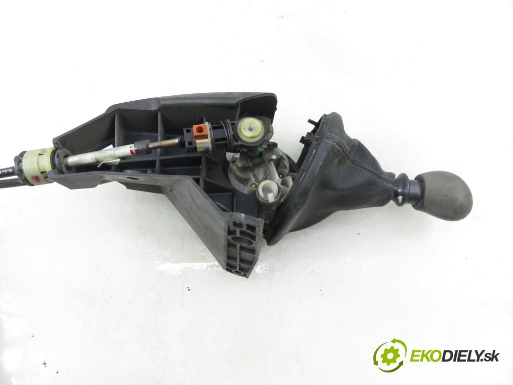 RENAULT MASTER II Skrzynia (FD) FURGON 2004 66,00 2.2 dCI 90 - G9T 750 2188,00 ZVEDÁK: 8200201293