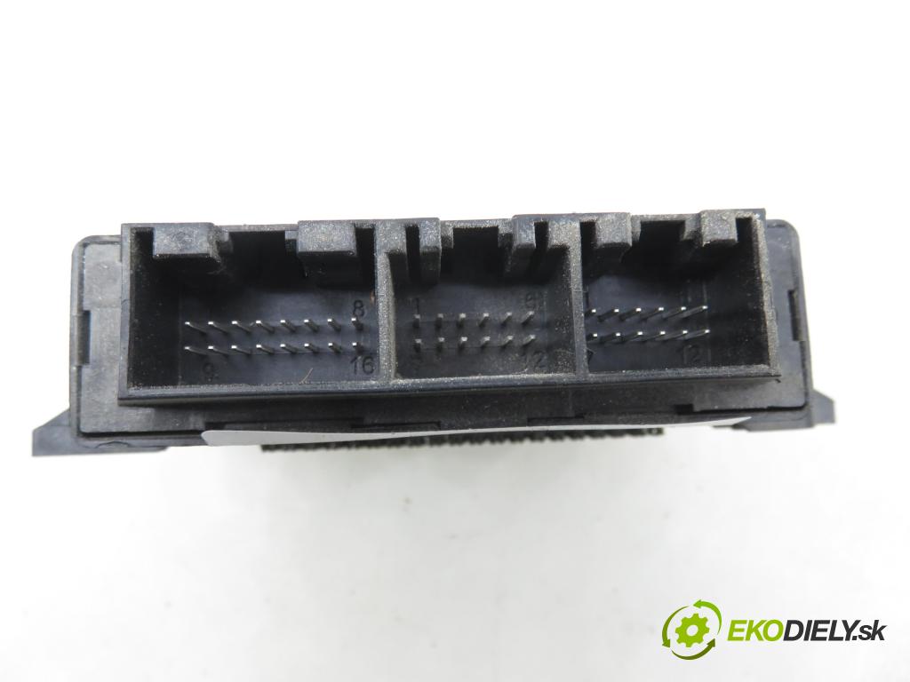 VOLVO V70 II SW (285) KOMBI 2007 136,00 2.4 D5 - D 5244 T4 2400,00 MODUL 30765690