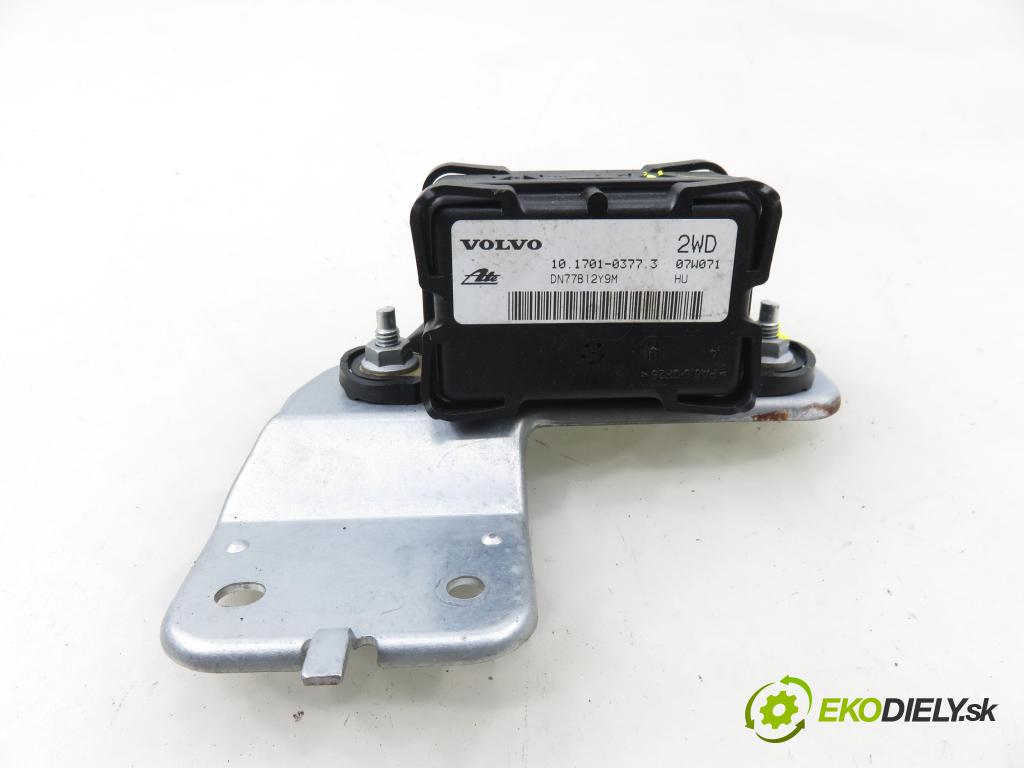 VOLVO V70 II SW (285) KOMBI 2007 136,00 2.4 D5 - D 5244 T4 2400,00 snímač ESP 30773378 ; 10098005302