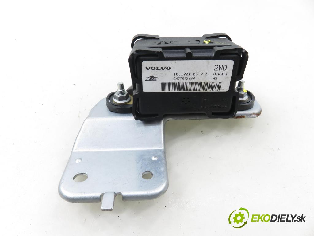 VOLVO V70 II SW (285) KOMBI 2007 136,00 2.4 D5 - D 5244 T4 2400,00 snímač ESP 30773378 ; 10098005302