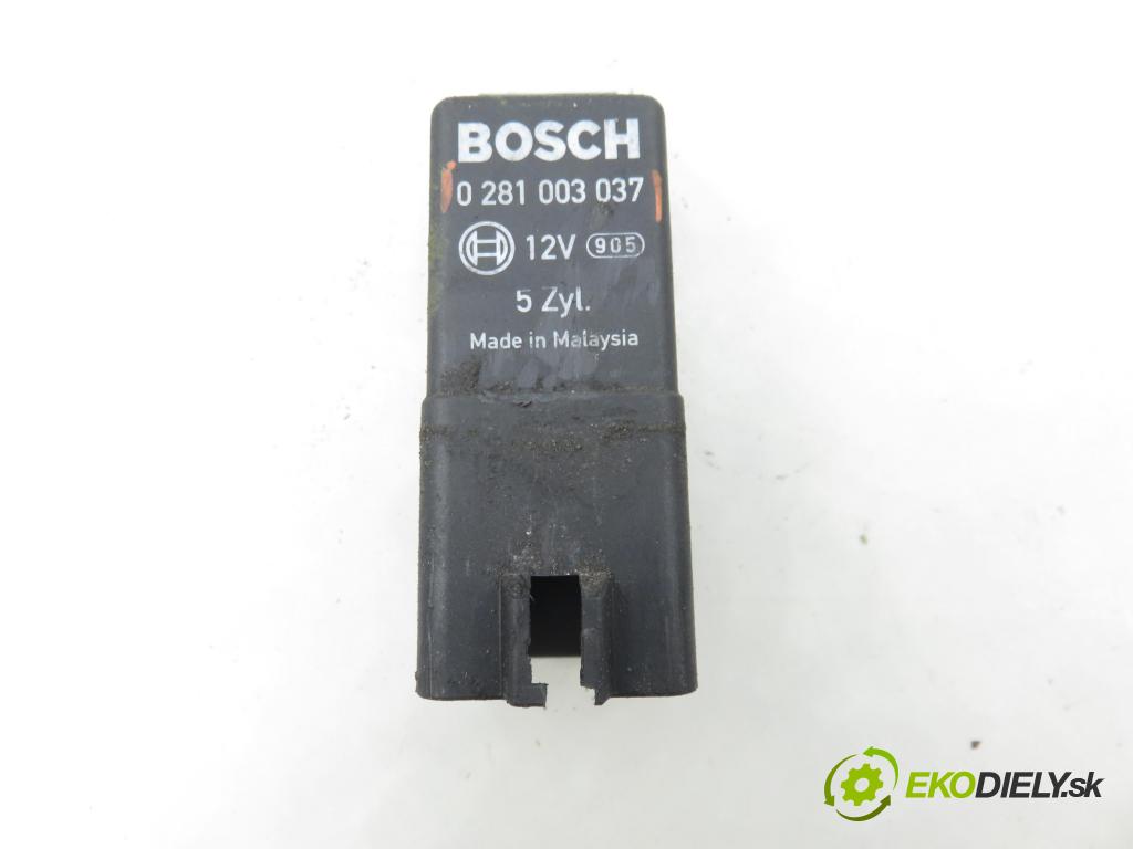 VOLVO V70 II SW (285) KOMBI 2007 136,00 2.4 D5 - D 5244 T4 2400,00 RELÉ: JÚN: 0281003037 ; 30751798