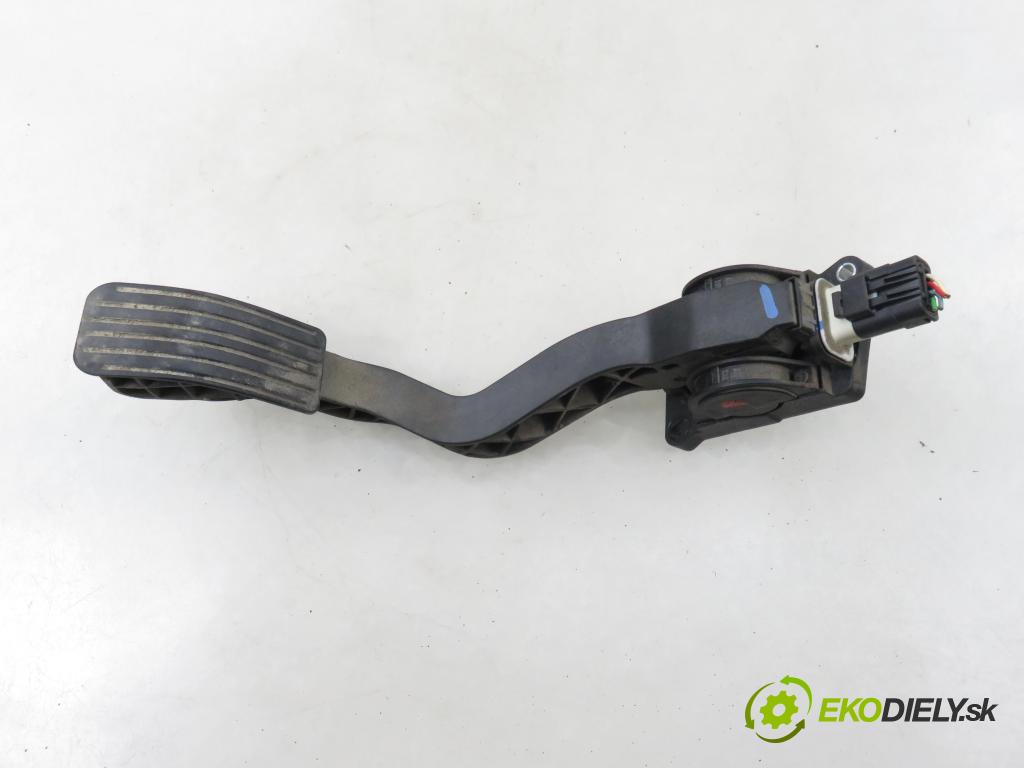 PEUGEOT 307 (3A/C) HB 2005 65,00 1.4 16V - KFU (ET3J4) 1360,00 potenciometr plynového pedálu 0280752251 ; 9646702180 (Potenciometr plynového pedálu)