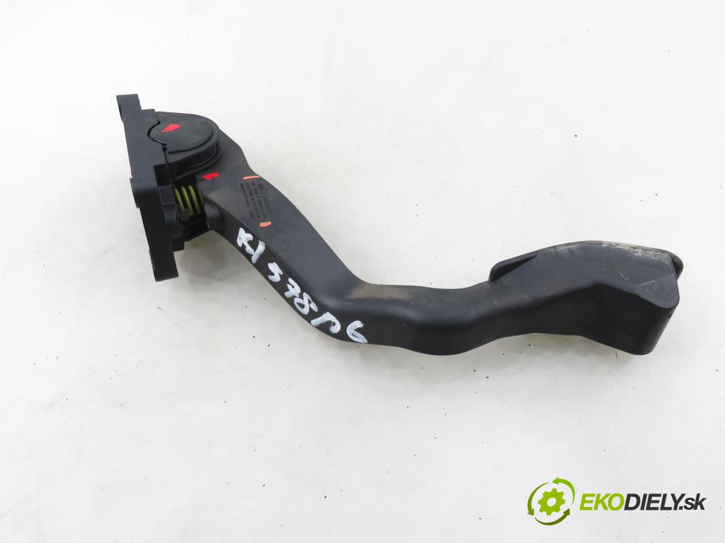 PEUGEOT 307 (3A/C) HB 2005 65,00 1.4 16V - KFU (ET3J4) 1360,00 potenciometr plynového pedálu 0280752251 ; 9646702180 (Potenciometr plynového pedálu)
