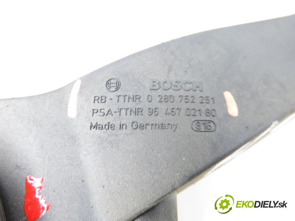 PEUGEOT 307 (3A/C) HB 2005 65,00 1.4 16V - KFU (ET3J4) 1360,00 potenciometr plynového pedálu 0280752251 ; 9646702180 (Potenciometr plynového pedálu)