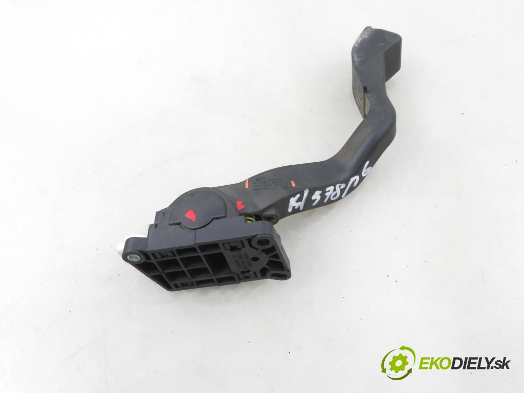 PEUGEOT 307 (3A/C) HB 2005 65,00 1.4 16V - KFU (ET3J4) 1360,00 potenciometr plynového pedálu 0280752251 ; 9646702180 (Potenciometr plynového pedálu)