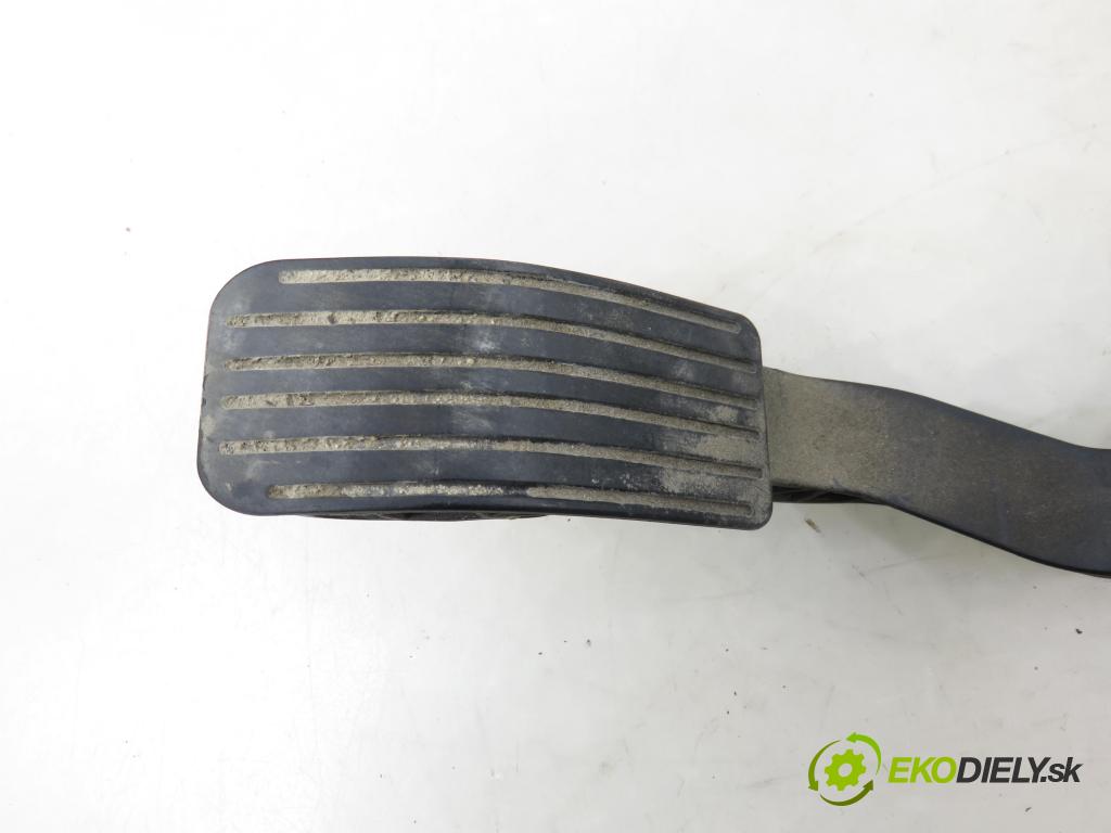 PEUGEOT 307 (3A/C) HB 2005 65,00 1.4 16V - KFU (ET3J4) 1360,00 potenciometr plynového pedálu 0280752251 ; 9646702180 (Potenciometr plynového pedálu)