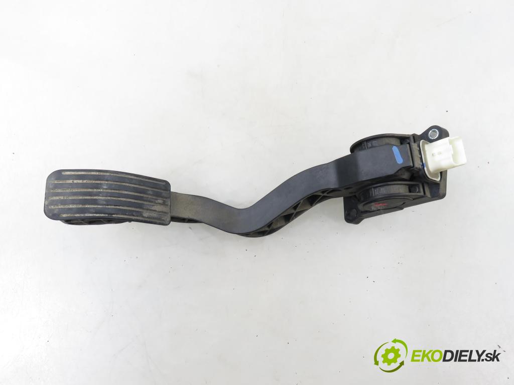 PEUGEOT 307 (3A/C) HB 2005 65,00 1.4 16V - KFU (ET3J4) 1360,00 potenciometr plynového pedálu 0280752251 ; 9646702180 (Potenciometr plynového pedálu)