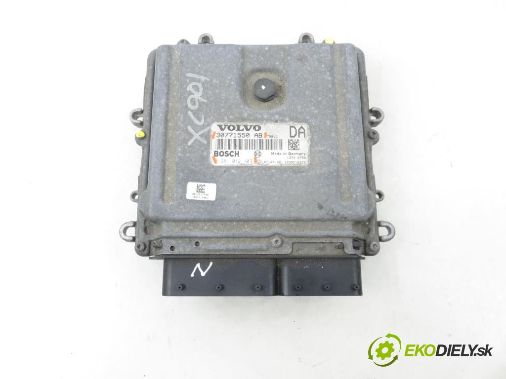VOLVO V70 II SW (285) KOMBI 2007 136,00 2.4 D5 - D 5244 T4 2400,00 Riadiaca jednotka Motor 0281012103 ; 30771550AB