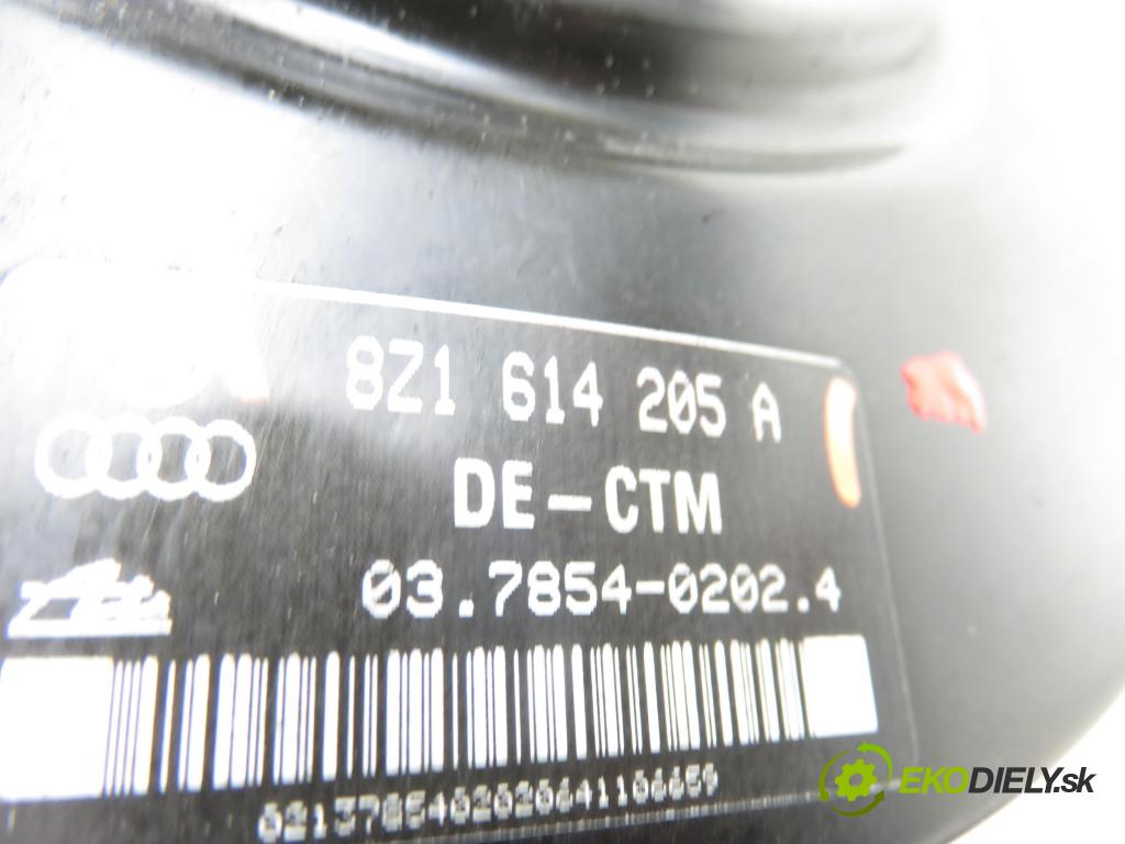 AUDI A2 (8Z0) HB 2001 55,00 1.4 - AUA 1390,00 posilovač 8Z1614205A (Servočerpadlo)
