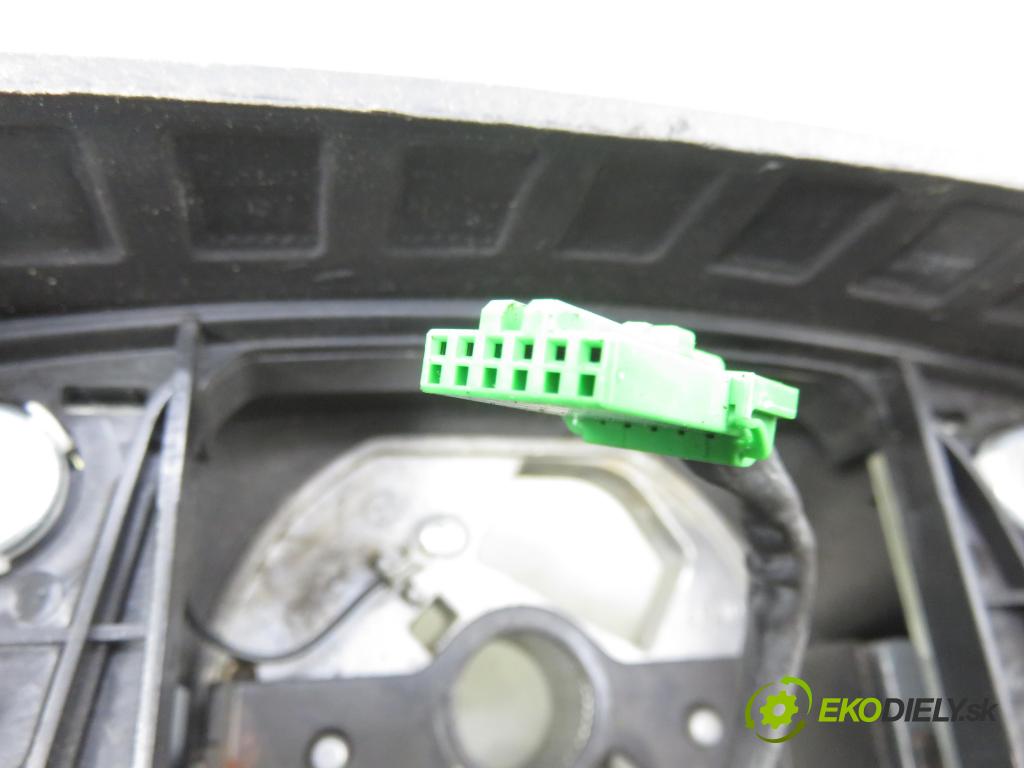 VOLVO V70 II SW (285) KOMBI 2007 136,00 2.4 D5 - D 5244 T4 2400,00 Volant 30680819 (Volant)
