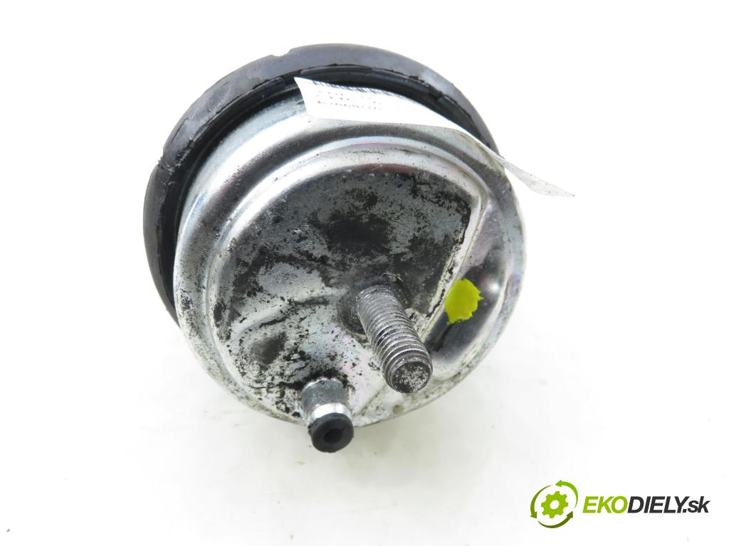 VOLVO V70 II SW (285) KOMBI 2007 136,00 2.4 D5 - D 5244 T4 2400,00 AirBag motora 400375