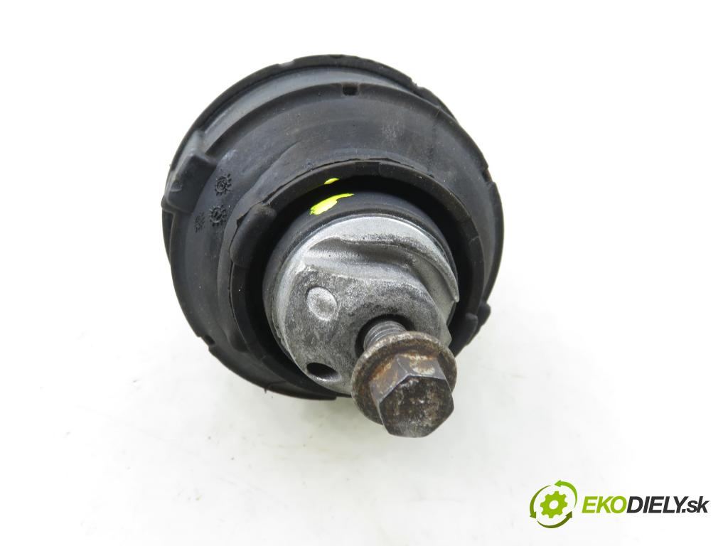 VOLVO V70 II SW (285) KOMBI 2007 136,00 2.4 D5 - D 5244 T4 2400,00 AirBag motora 400375