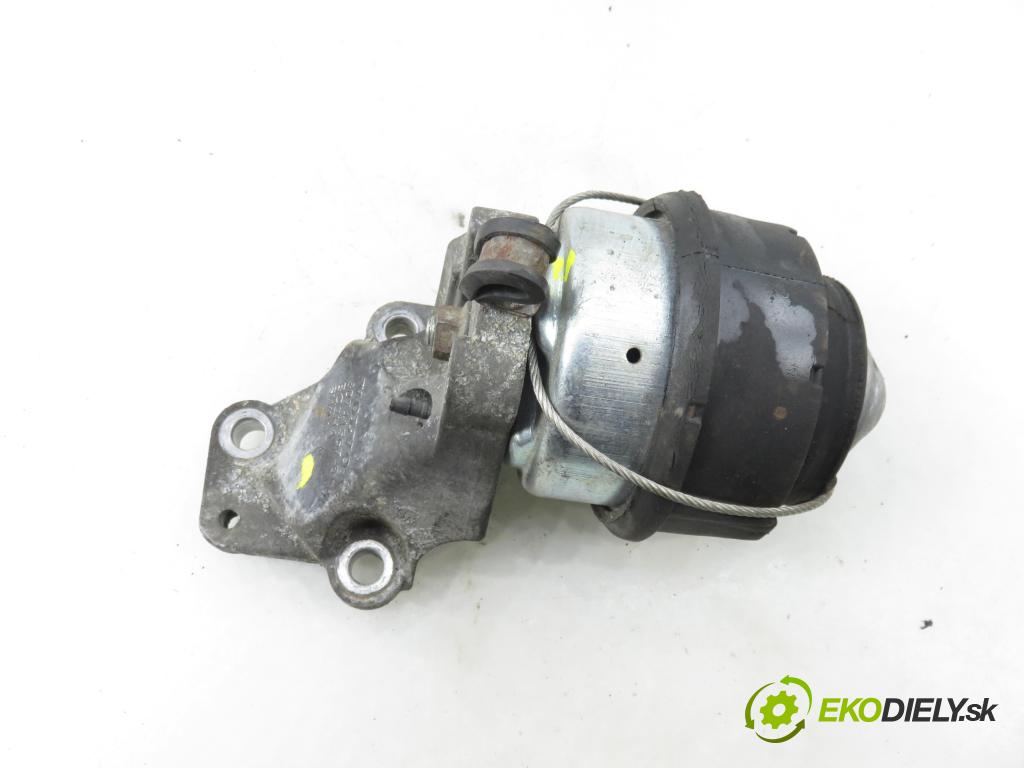 VOLVO V70 II SW (285) KOMBI 2007 136,00 2.4 D5 - D 5244 T4 2400,00 AirBag motora 307415676