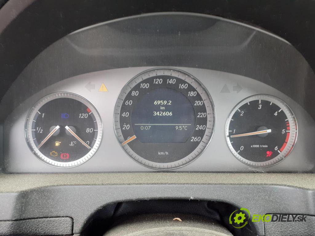 MERCEDES-BENZ KLASA C (W204) SEDAN 2007 125,00 C 220 CDI 170 - OM 646.811 2148,00 prístrojovka elektrický A2045403148