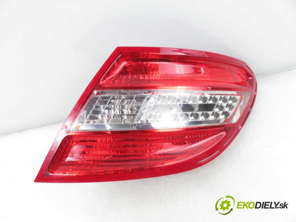 MERCEDES-BENZ KLASA C (W204) SEDAN 2007 125,00 C 220 CDI 170 - OM 646.811 2148,00 světlo pravé zadní 2048202064