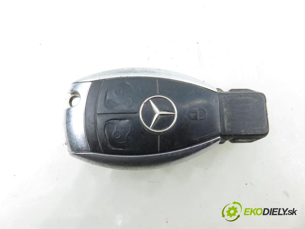 MERCEDES-BENZ KLASA C (W204) SEDAN 2007 125,00 C 220 CDI 170 - OM 646.811 2148,00 spínačka A2045450908 (Spínací skříňka)