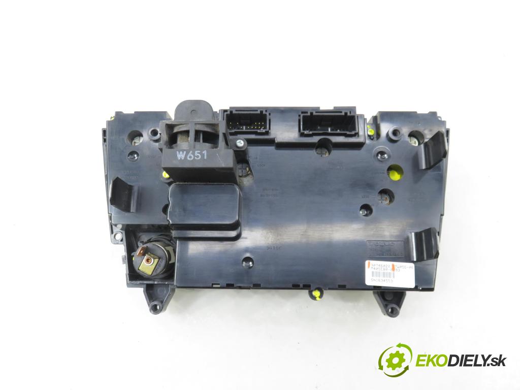 VOLVO V70 II SW (285) KOMBI 2007 136,00 2.4 D5 - D 5244 T4 2400,00 Panel topení KLIMATRONIK 30746022