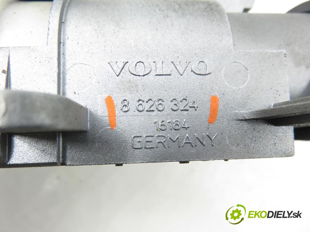 VOLVO V70 II SW (285) KOMBI 2007 136,00 2.4 D5 - D 5244 T4 2400,00 spínačka 8626324 ; 8621509 (Spínací skříňka)
