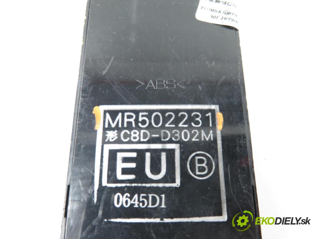 MITSUBISHI OUTLANDER I (CU_W) SUV 2002 100,00 2.0 4WD (CU2W) - 4G63 (DOHC 16V) 1997,00 Panel ovládania okien MR502231