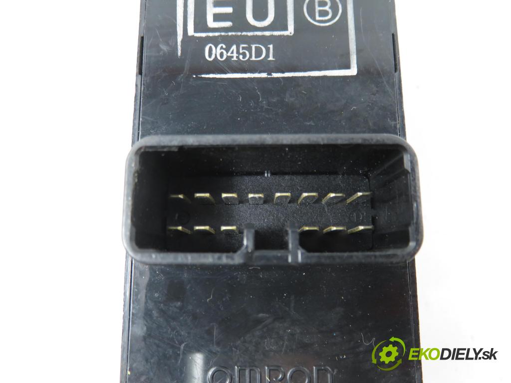 MITSUBISHI OUTLANDER I (CU_W) SUV 2002 100,00 2.0 4WD (CU2W) - 4G63 (DOHC 16V) 1997,00 Panel ovládania okien MR502231