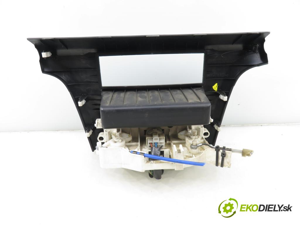 MITSUBISHI OUTLANDER I (CU_W) SUV 2002 100,00 2.0 4WD (CU2W) - 4G63 (DOHC 16V) 1997,00 Panel kúrenia KLIMATIZACE: MR979970HA