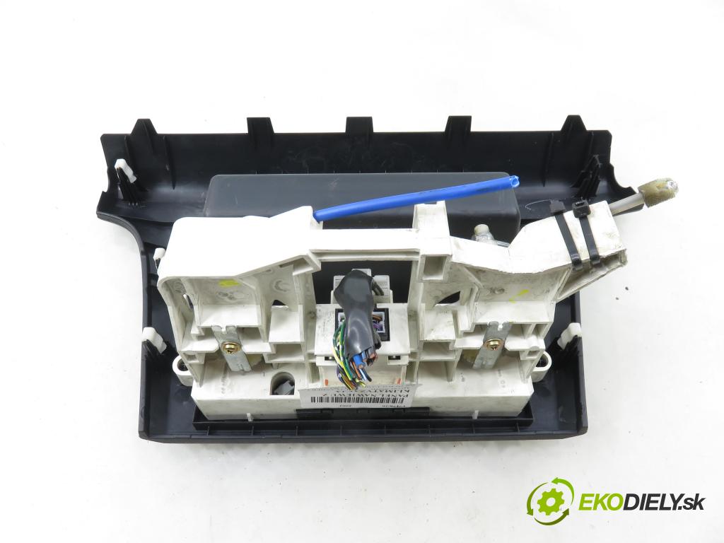MITSUBISHI OUTLANDER I (CU_W) SUV 2002 100,00 2.0 4WD (CU2W) - 4G63 (DOHC 16V) 1997,00 Panel kúrenia KLIMATIZACE: MR979970HA