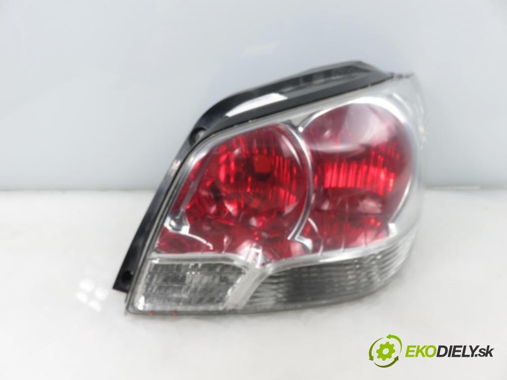 MITSUBISHI OUTLANDER I (CU_W) SUV 2002 100,00 2.0 4WD (CU2W) - 4G63 (DOHC 16V) 1997,00 světlo pravé zadní 22087581