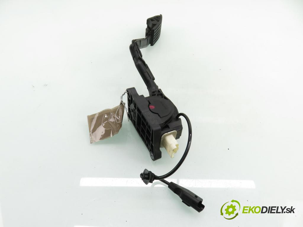 PEUGEOT 407 SW (6E_) KOMBI 2007 100,00 2.0 HDi 135 - RHR 1997,00 Potenciometer plynu 9650341780 ; 0280755012 ; F00C3E2429 (Potenciometer plynového pedálu)
