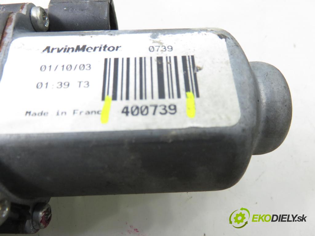 RENAULT MASTER II Skrzynia (FD) FURGON 2004 66,00 2.2 dCI 90 - G9T 750 2188,00 Mechanizmus okien 8200162708 ; 400739